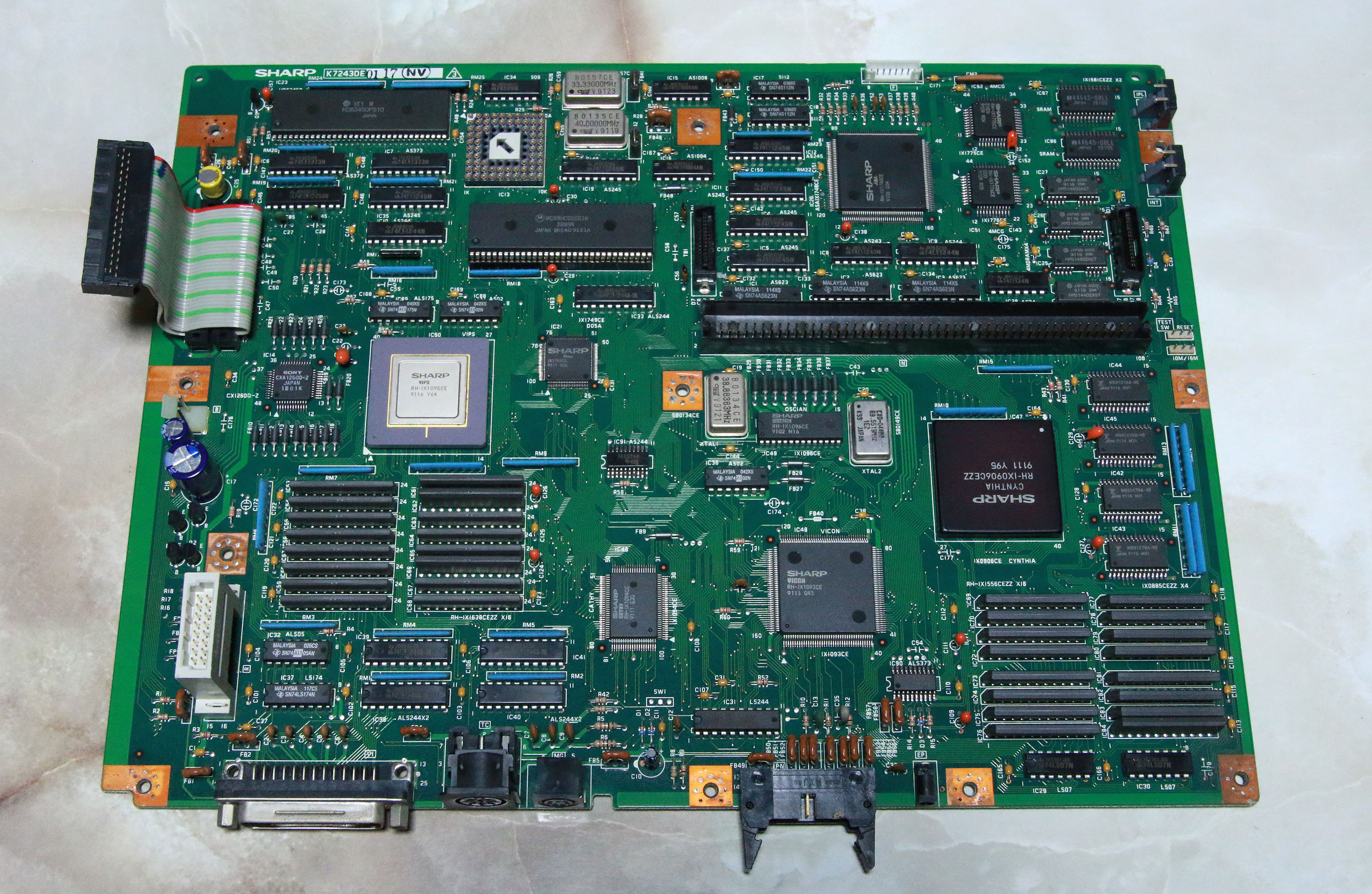 X68000本体+キーボード+SCSIボード+増設メモリ2MB+MIDIボード